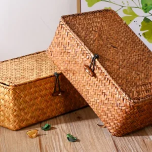 Straw woven basket with lid